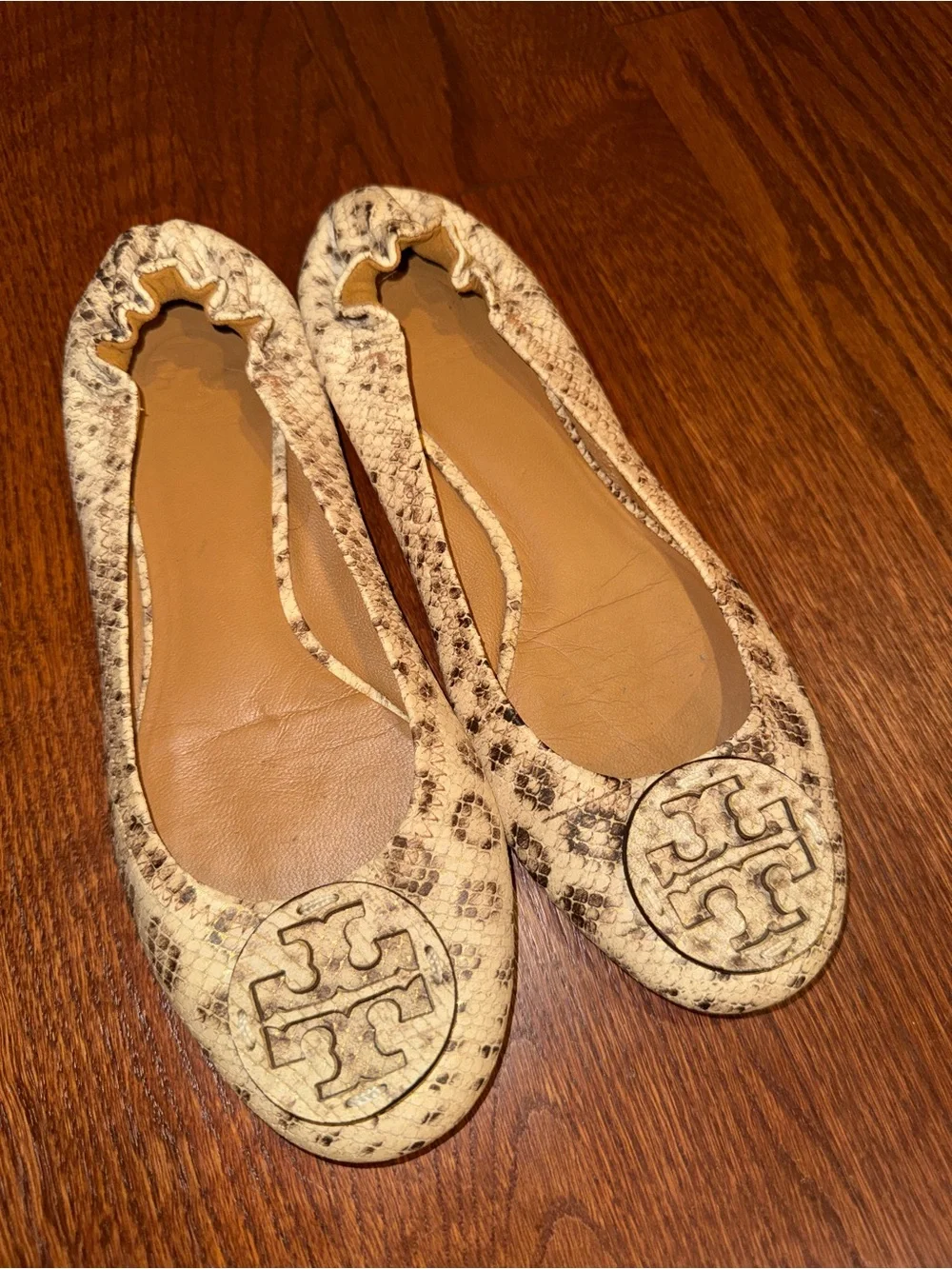 Tory Burch Cream Snakeskin-Print Logo Ballet Flats